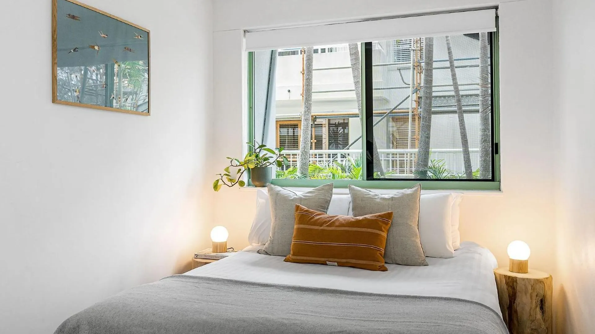 Apartment 2 Surfside Byron Bay